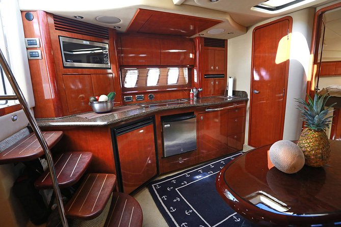 Deluxe Private Boats - 40 ft Sea Ray - A slow return with room to adjust the plan