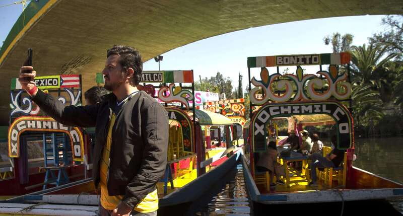 Discover Xochimilco and Coyoacán: Tradition, Music, Culture - Shopping stops and keeping control of your day