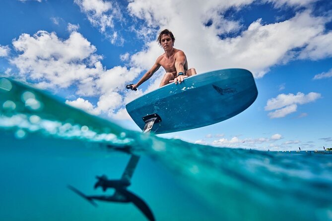 E-Surf Lessons - Learning an electric surfboard in Cozumel