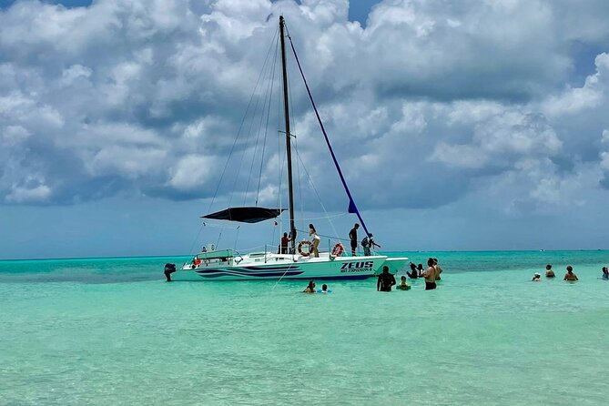 El Cielo Cozumel Snorkeling trip by Catamaran - Food and drinks: useful, but not a full lunch
