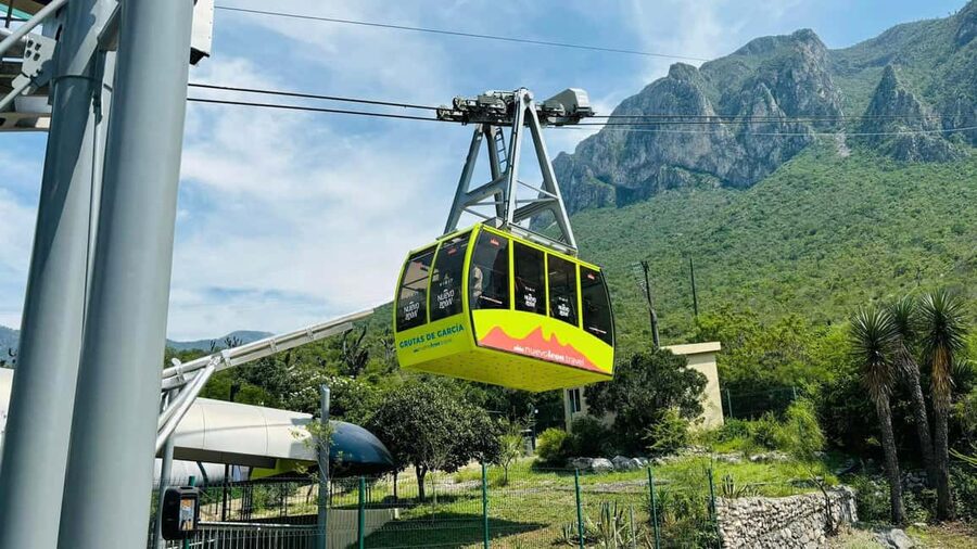 El mejor tour a "Grutas de Garcia" + Teleférico + Tickets - The drive through Monterrey and the Sierra del Fraile