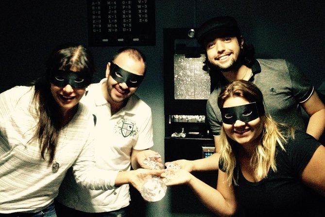 Escape Room in Guadalajara: Central Bank Robbery - What happens inside Fox in a Box Guadalajara