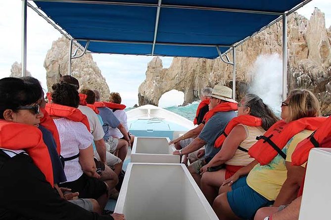 Famous Arch tour with Glass Bottom Boat. - Captains can shape the experience