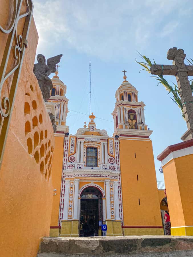From Mexico City: One-day adventure: Puebla, Cholula, and Tonantzintla - Who should book this experience?