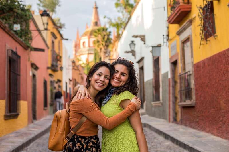 From Mexico City: San Miguel de Allende Day Trip - Walking into San Miguel’s colonial center