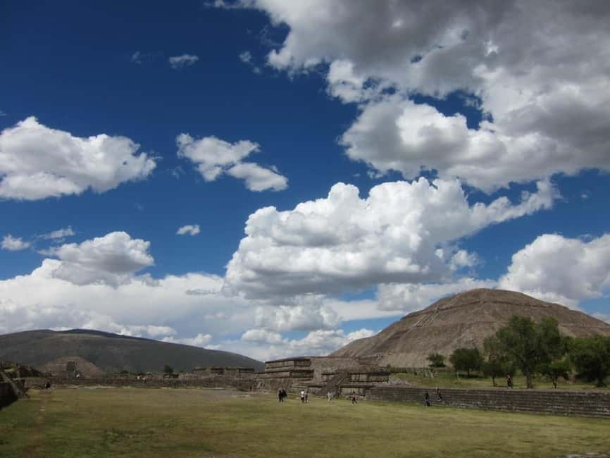 From Mexico City: Tour of Teotihuacan and Basilica of Guadalupe - Walking through Teotihuacan