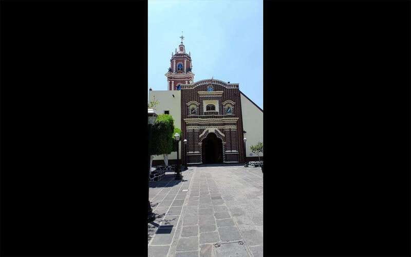 From Puebla: Guided Tour of Cholula - Santa María Tonantzintla, where the details do the talking