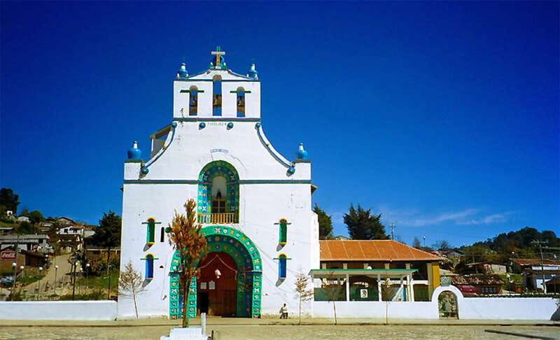 From San Cristóbal: Chamula and Zinacantán Guided Tour - The short ride to Zinacantán