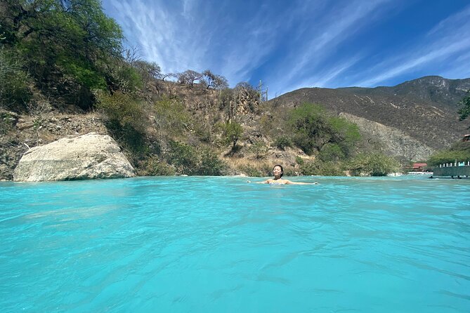 Full-Day Tour Exploring the Waters of Tolantongo - The 5:45 am departure and the first road stop