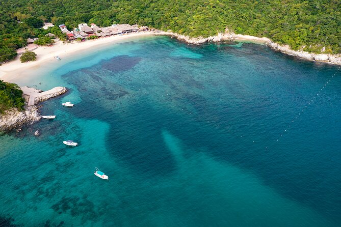 Full Day Tour of the Bays of Huatulco - El Órgano and Maguey: two very different bays