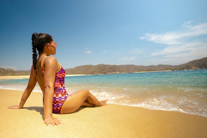 Full Day Tour of the Bays of Huatulco - Chachacual: the best stop for getting in the water