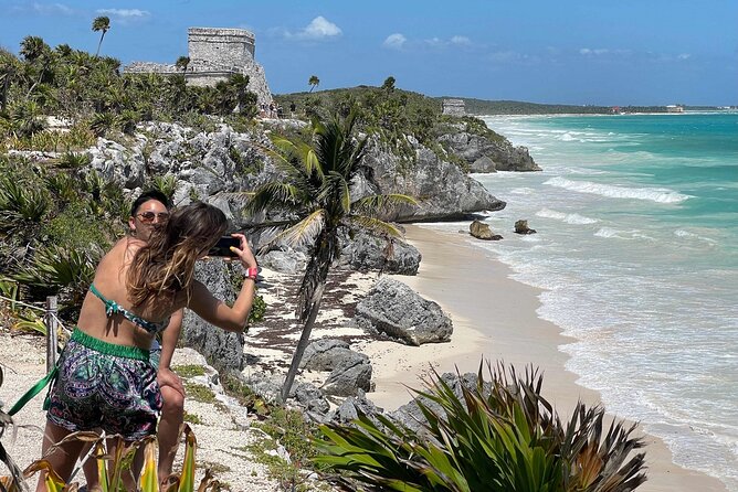 Full Day Tour to Visit Chichen Itza Saamal Cenote and Valladolid - Guides, buses, and the human side of the day