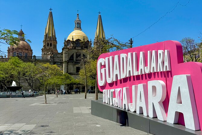 Guadalajara City Center Walking Tour - Cabañas Museum is a strong finish