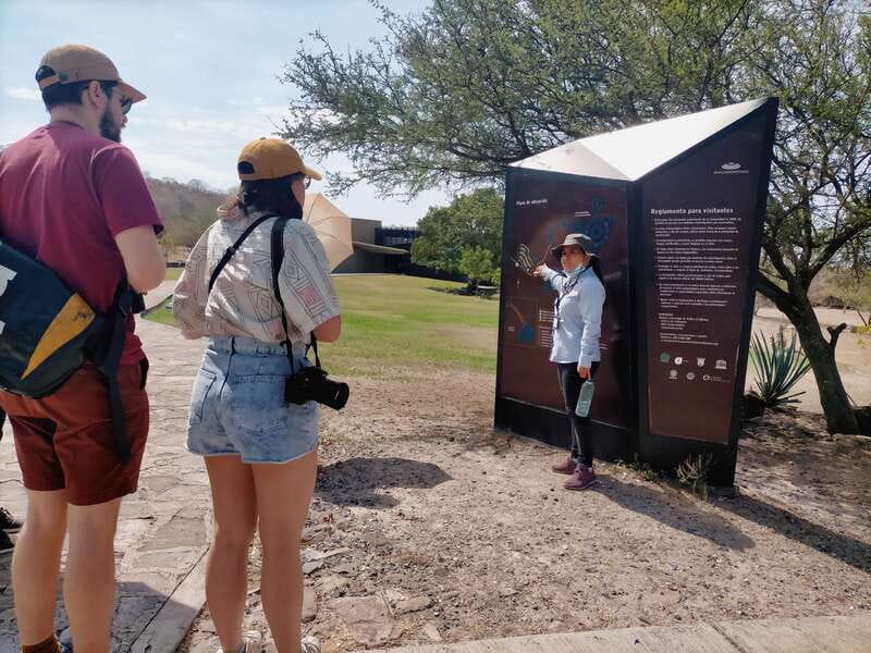 Guadalajara: Guachimontones pyramids Archaeological Site - The guides make the difference
