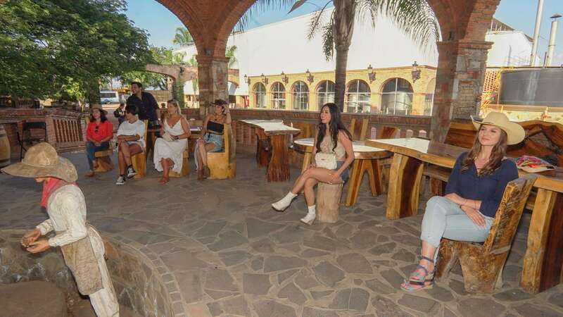 Guadalajara: Premium Tequila Tour with Tastings and Pairings - Practical advice for enjoying the day