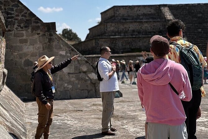 Guided Tour in Teotihuacan with Cave Breakfast and Transportation - Obsidian, maguey, and the first sales stop