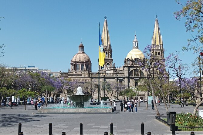 History and Murals: Walking Tour Guadalajara - The cathedral, El Sagrario, and the city’s religious center