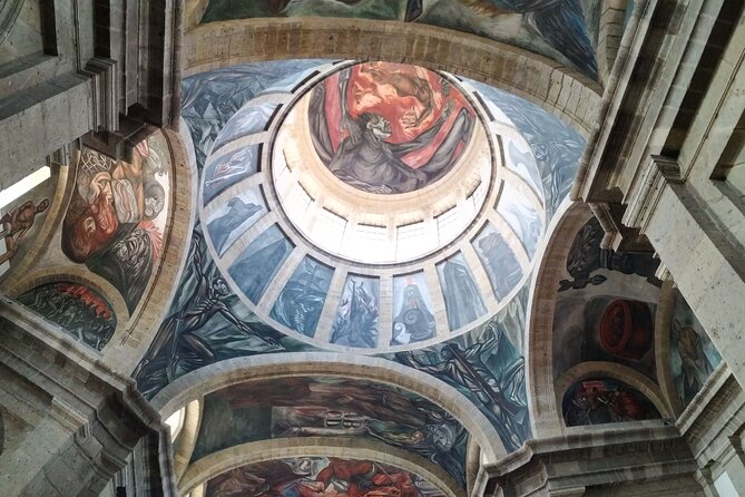 History and Murals: Walking Tour Guadalajara - Foundation stories at Plaza Fundadores