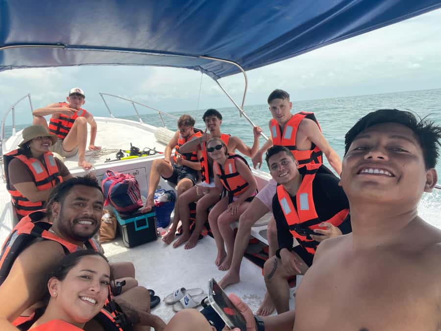Holbox: Punta Mosquitos, Yalahau, & Pasión Island Boat Tour - What to pack for a more comfortable day