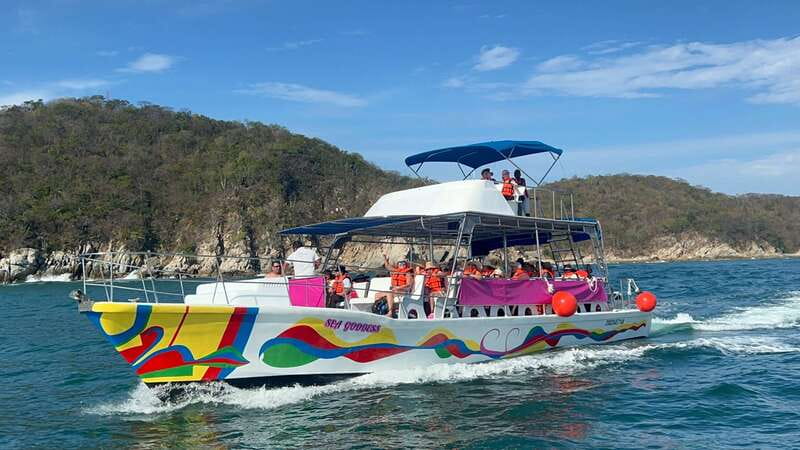 Huatulco: Premium Boat Tour with snorkel experience. - Why this Huatulco boat day is worth considering