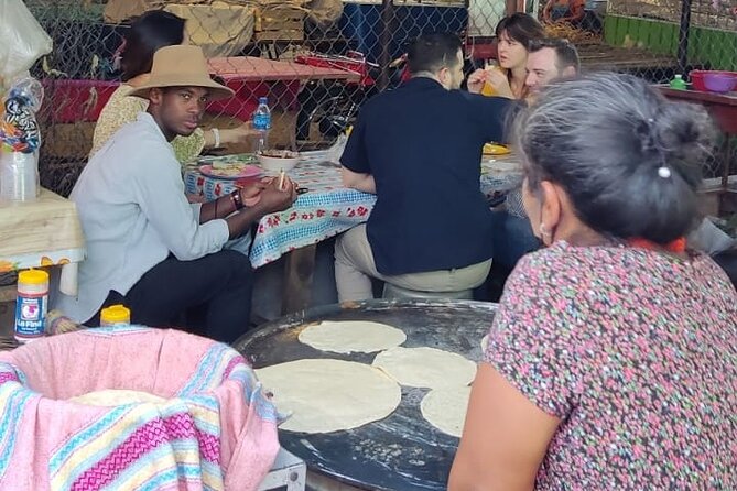 Immersion Tour and Oaxaca Markets, All gastronomy included - Finding your way through a huge local market