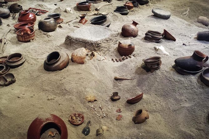 Immersive Cañada de La Virgen Pyramid Tour - What the guide adds to the ruins