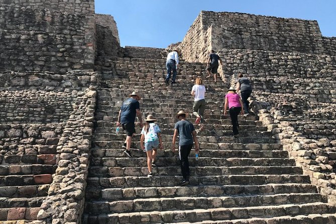 Immersive Cañada de La Virgen Pyramid Tour - Reaching the central pyramid