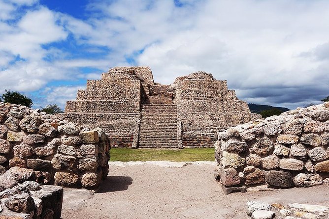 Immersive Cañada de La Virgen Pyramid Tour - How the experience compares with larger pyramid sites