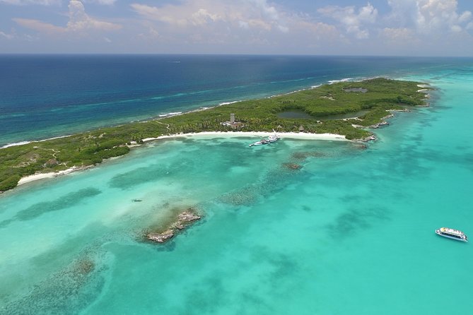 Isla Contoy Eco Adventure - Ixlache Reef brings the day underwater