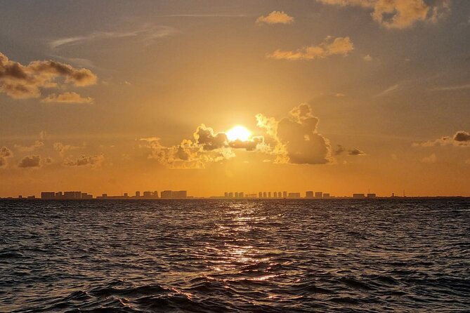 Isla Mujeres, Cancún Private Sunset Trip - Small boat comfort and group size