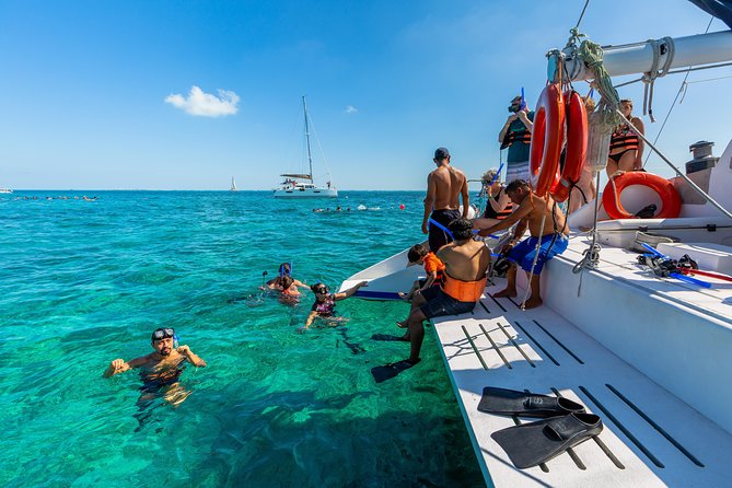 Isla Mujeres Catamaran, Open Bar & Optional Buffet and pick up - Snorkeling at Arrecife El Meco
