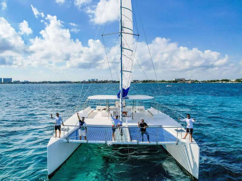 Isla Mujeres: Catamaran with Open Bar, Snorkeling and Lunch - Should you book the Isla Mujeres catamaran?