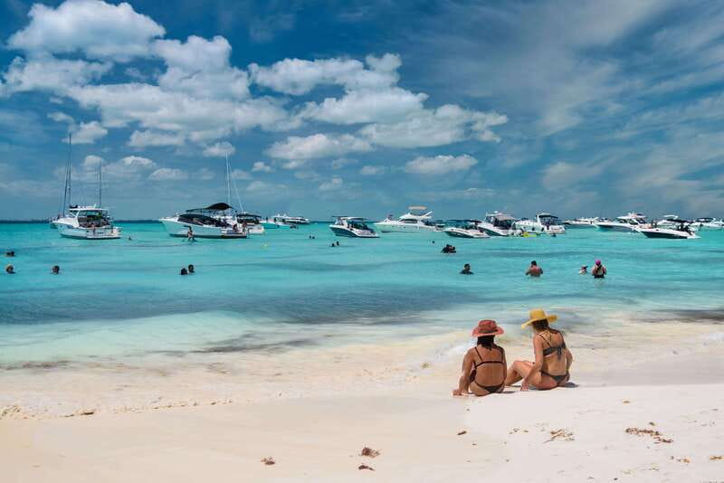 Isla Mujeres: Catamaran with Open Bar, Snorkeling and Lunch - The return sail and transport trade-offs