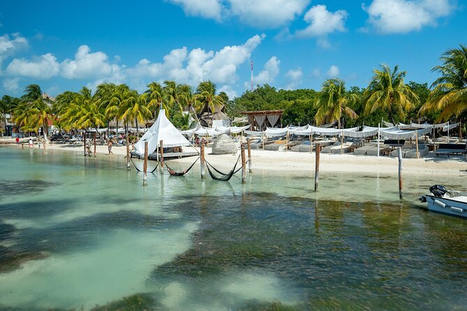 Isla Mujeres Plus by Albatros Catamarans - The buffet lunch, from tacos to pizza