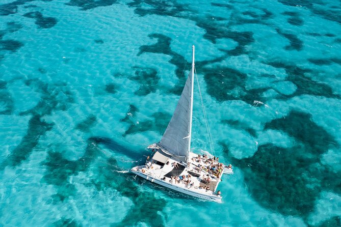 Isla Mujeres Plus by Albatros Catamarans - Practical details that can save you trouble