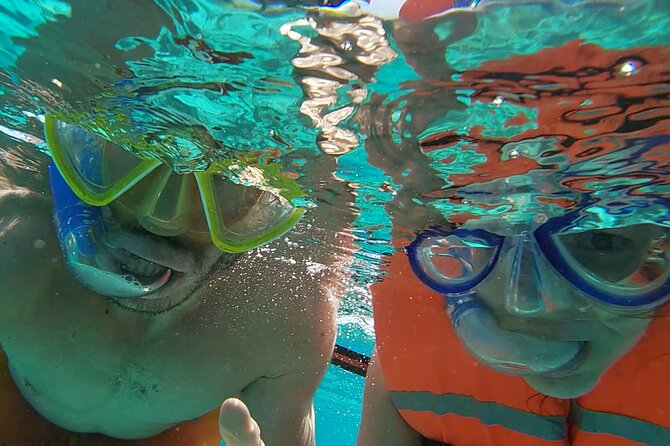 Isla Mujeres: Snorkeling Adventure at the Underwater Museum - Guides who keep the outing calm and friendly