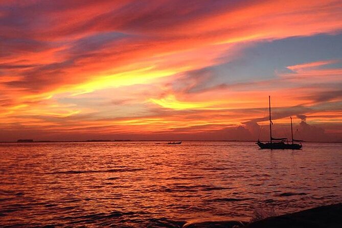 Isla Mujeres Sunset Cruise and Tour from Cancun - Exploring downtown Isla Mujeres