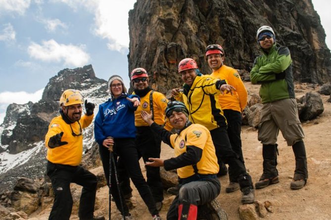 Iztaccihuatl Volcano Hike with an Alpinist - Starting before sunrise in Mexico City