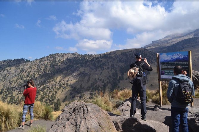 Iztaccihuatl Volcano Hike with an Alpinist - A long ride for a short hike