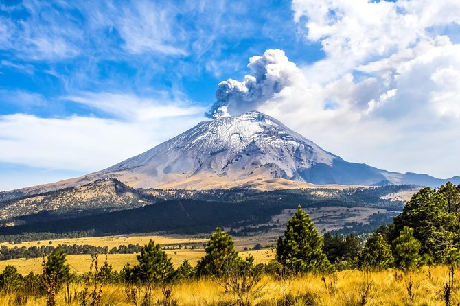 Iztaccihuatl Volcano Hike with an Alpinist - Who will get the most from this outing