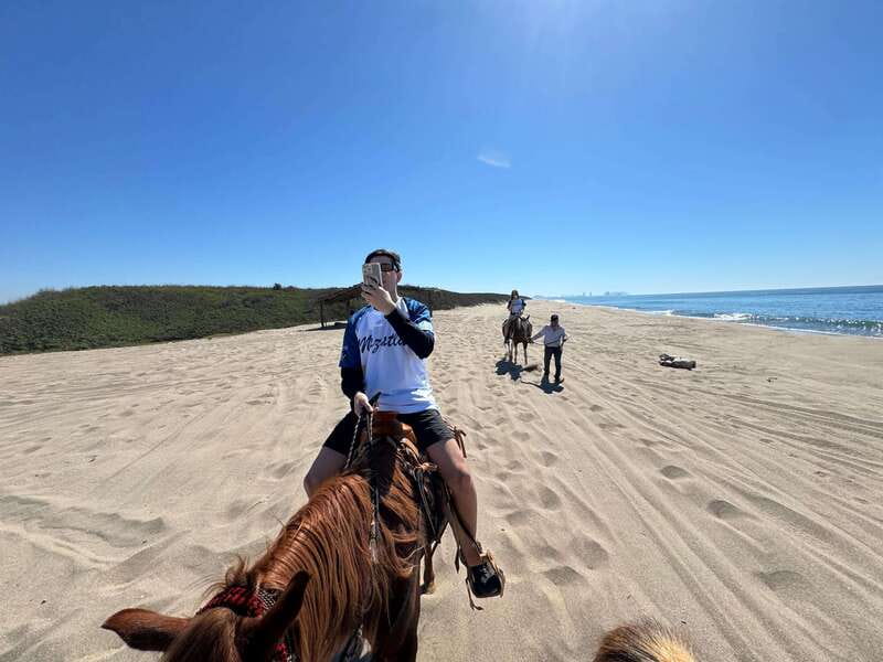 Jungle and beach horseback ride + lunch + mezcal - From Mazatlán to Mr. Lionso Ranch