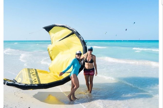 Kitesurfing lessons in Isla Holbox - The equipment works, but it is not luxury gear