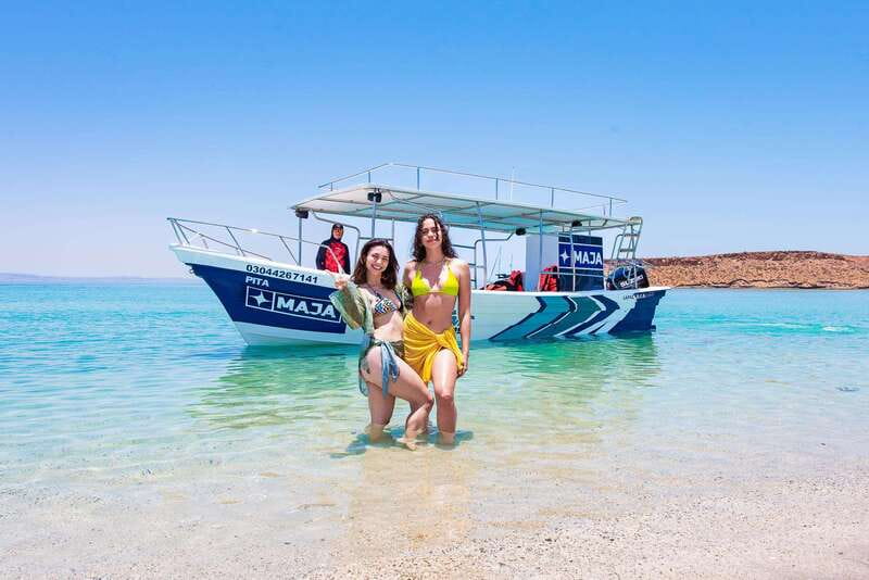 La Paz: Espiritu Santo Island Tour - A simple ceviche lunch on the island