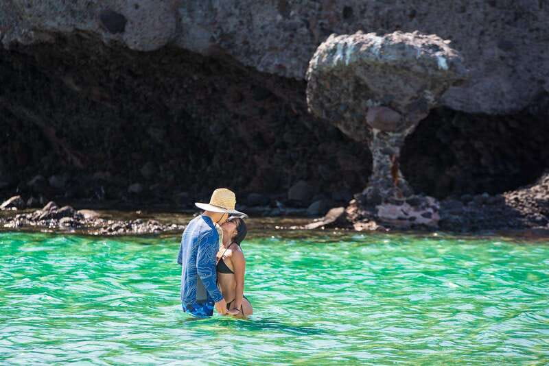La Paz: Espiritu Santo Island Tour - What the guides and captain add