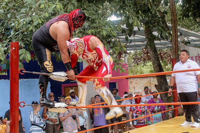 Legendary Mexican Lucha Libre Experience in Cozumel Meet andGreet - The live match is built for participation