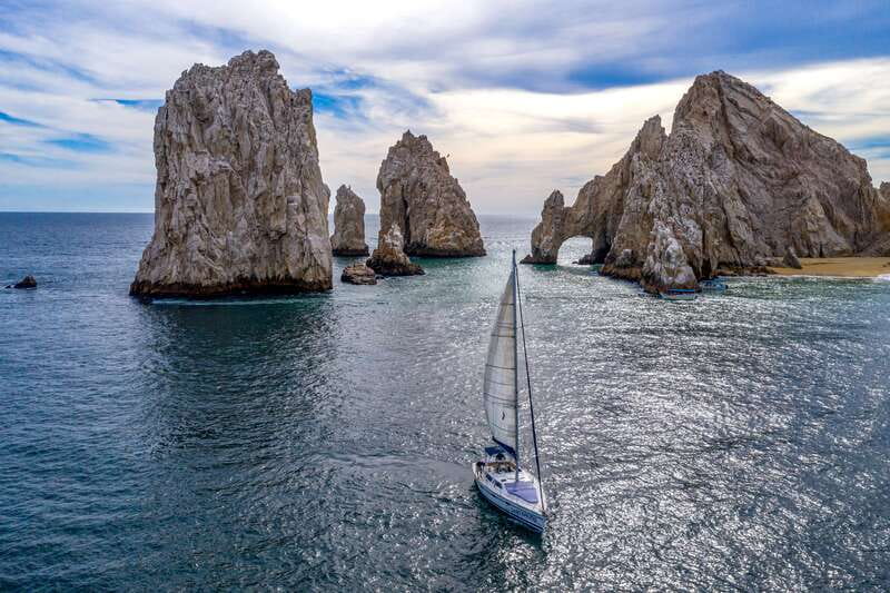 Los Cabos: Shared Sunset Sailing Cruise - What comes with the open bar and food