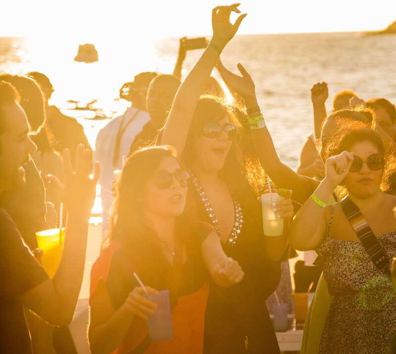 Los Cabos: Sunset Fajitas Dinner Cruise on Cabo Escape - Open bar and the real cost of the evening