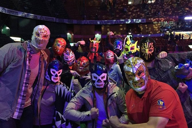 Lucha Libre Tour and Mezcal Tasting in Mexico City - The walk to Arena México adds useful context