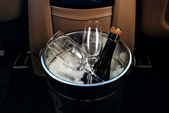 Luxury one way transfer to Tulum from Cancun airport - Finding the Driver at Four Airport Meeting Points