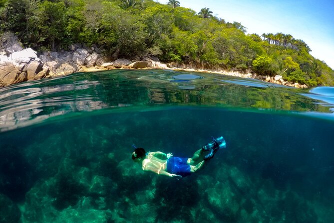 Luxury Yacht & Snorkel with All inclusive Open bar and lunch - A five-hour cruise with a slow start